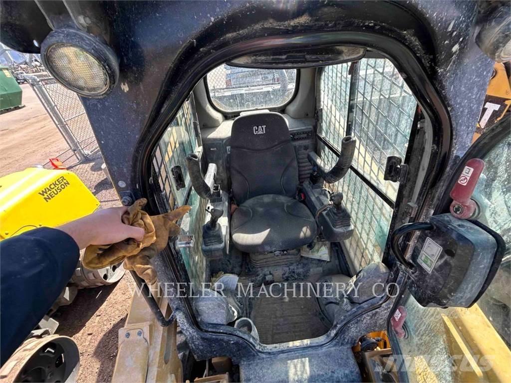 CAT 272D3 C3H2 Chargeuse compacte