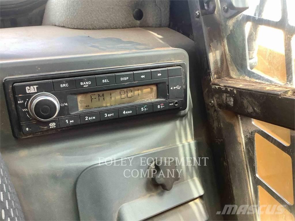 CAT 272D3XPS2C Chargeuse compacte