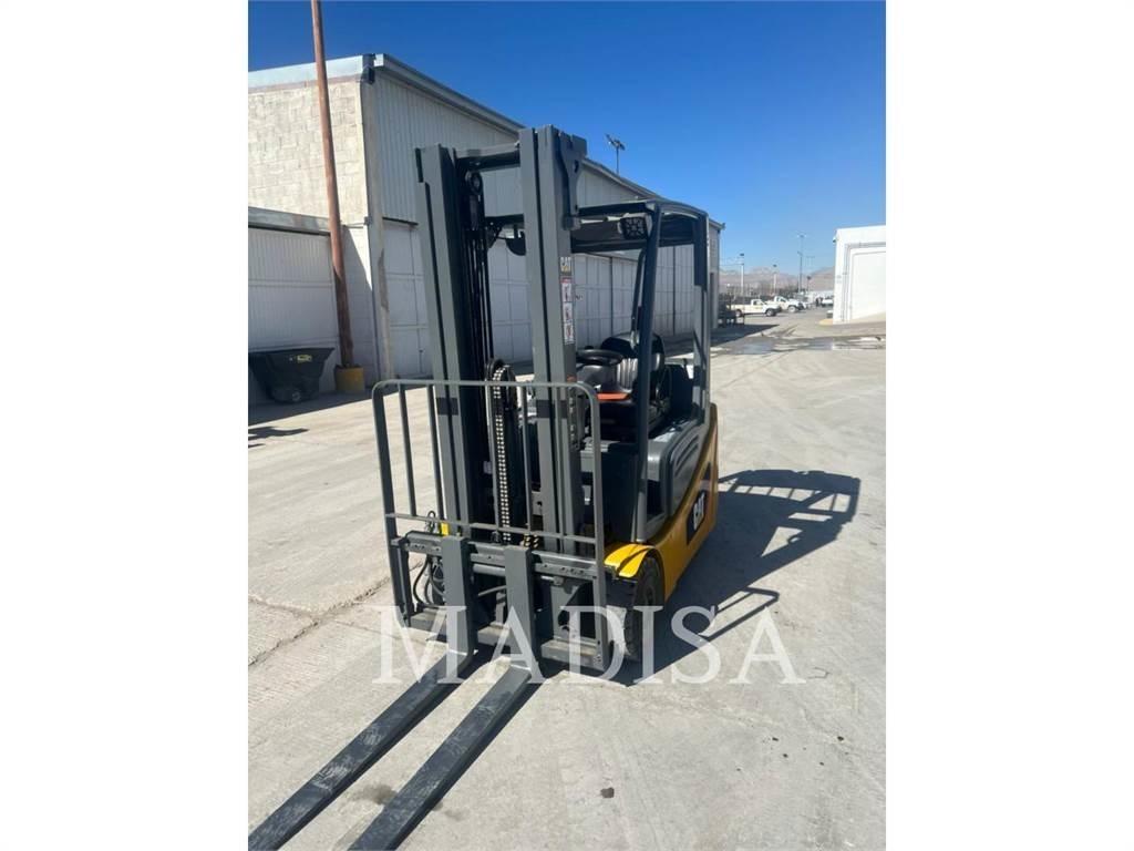 CAT 2ET3000 Autres Chariots élévateurs