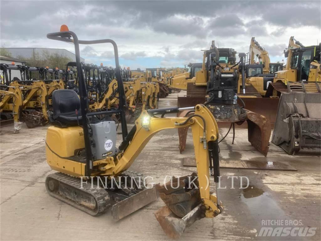 CAT 300.9D Pelle sur chenilles