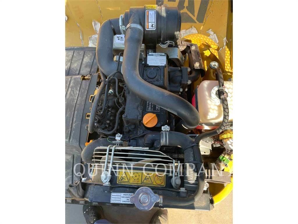 CAT 300.9D Pelle sur chenilles