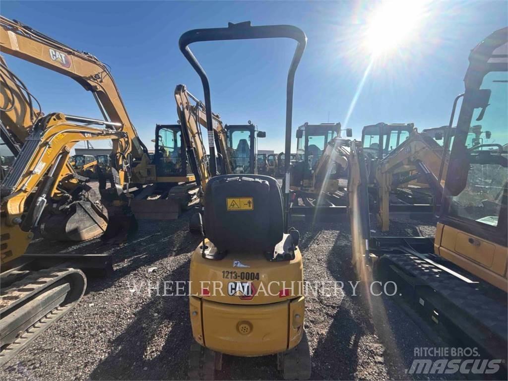 CAT 300.9D Pelle sur chenilles