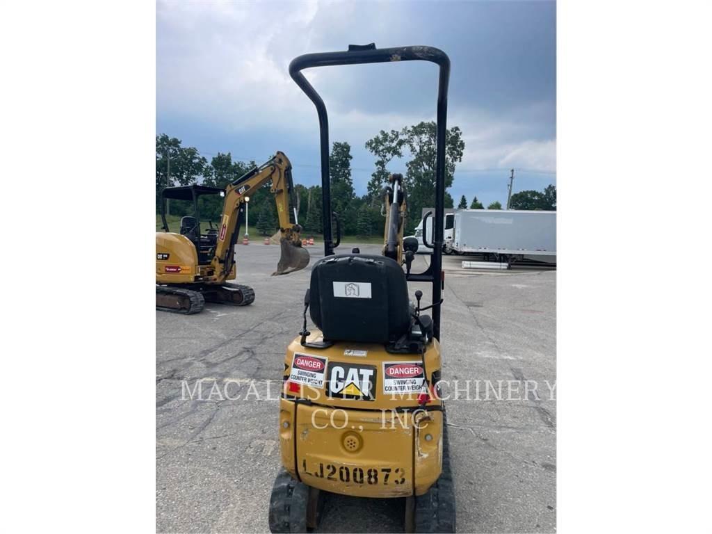 CAT 300.9D Pelle sur chenilles