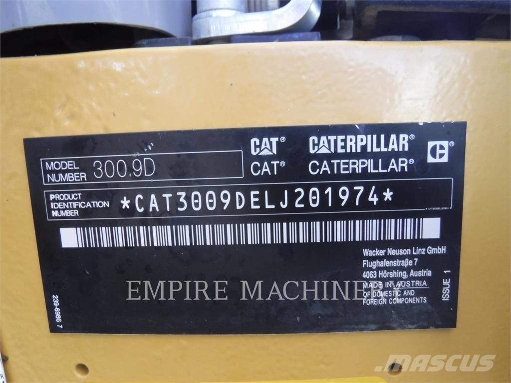 CAT 300.9D Pelle sur chenilles