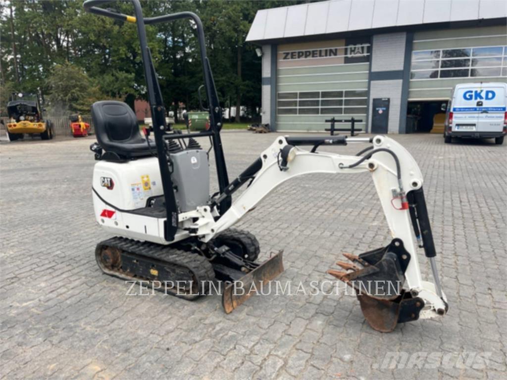 CAT 300.9D Pelle sur chenilles