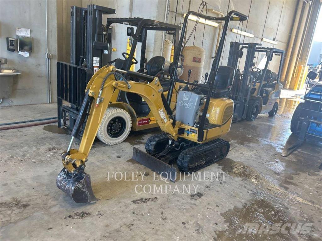 CAT 300.9DSO Pelle sur chenilles