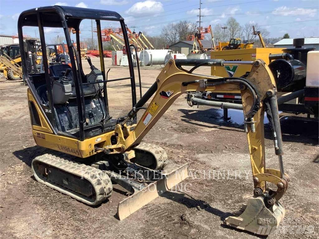 CAT 301.4C Pelle sur chenilles