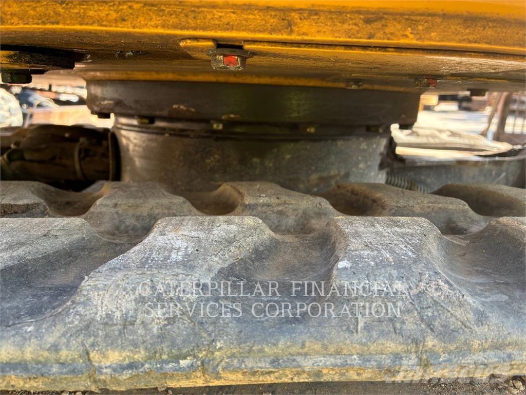 CAT 301.6-05 Pelle sur chenilles