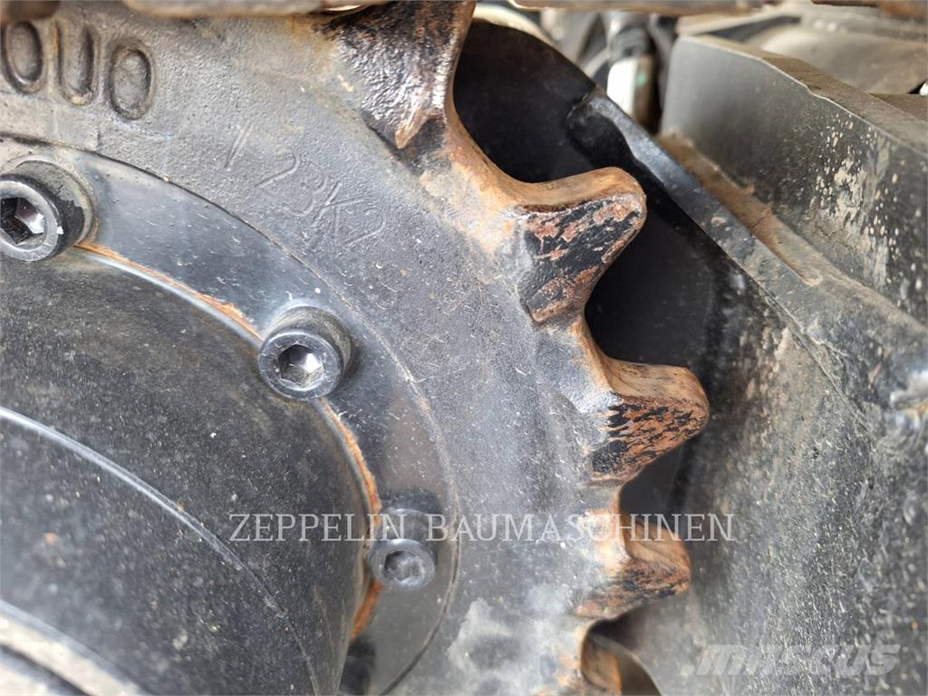 CAT 301.6-05A Pelle sur chenilles