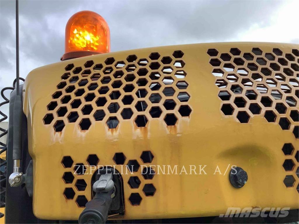 CAT 301.605 Pelle sur chenilles