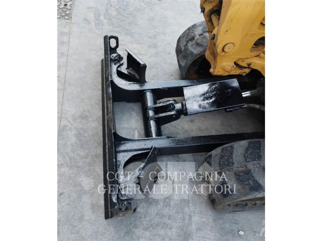 CAT 301.7 Pelle sur chenilles