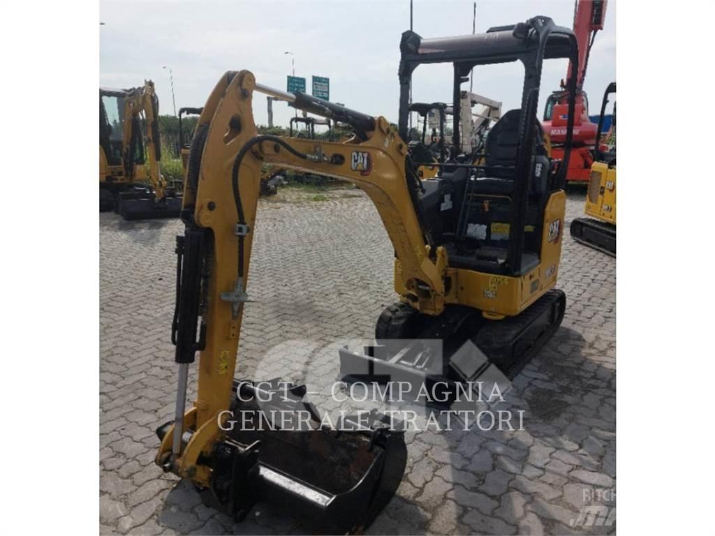 CAT 301.7 Pelle sur chenilles