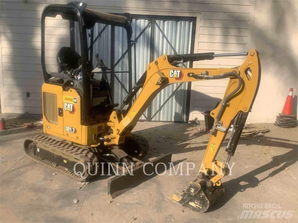 CAT 301.7 Pelle sur chenilles