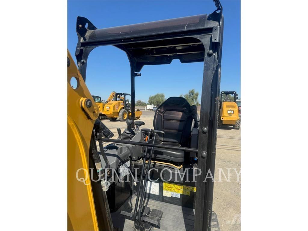 CAT 301.7 Pelle sur chenilles