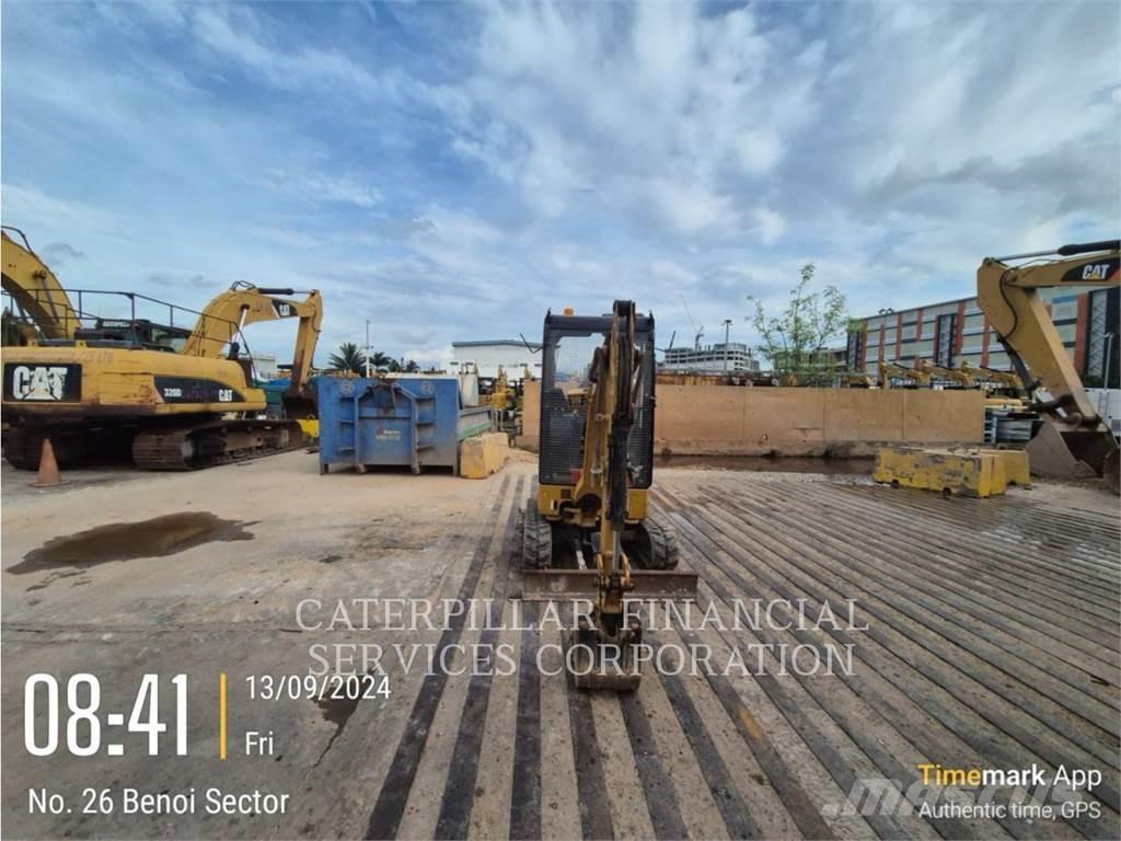 CAT 301.7-05CR Pelle sur chenilles