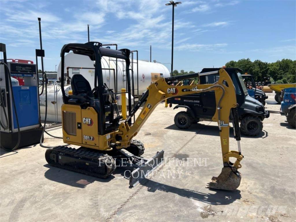 CAT 301.7-05LO Pelle sur chenilles
