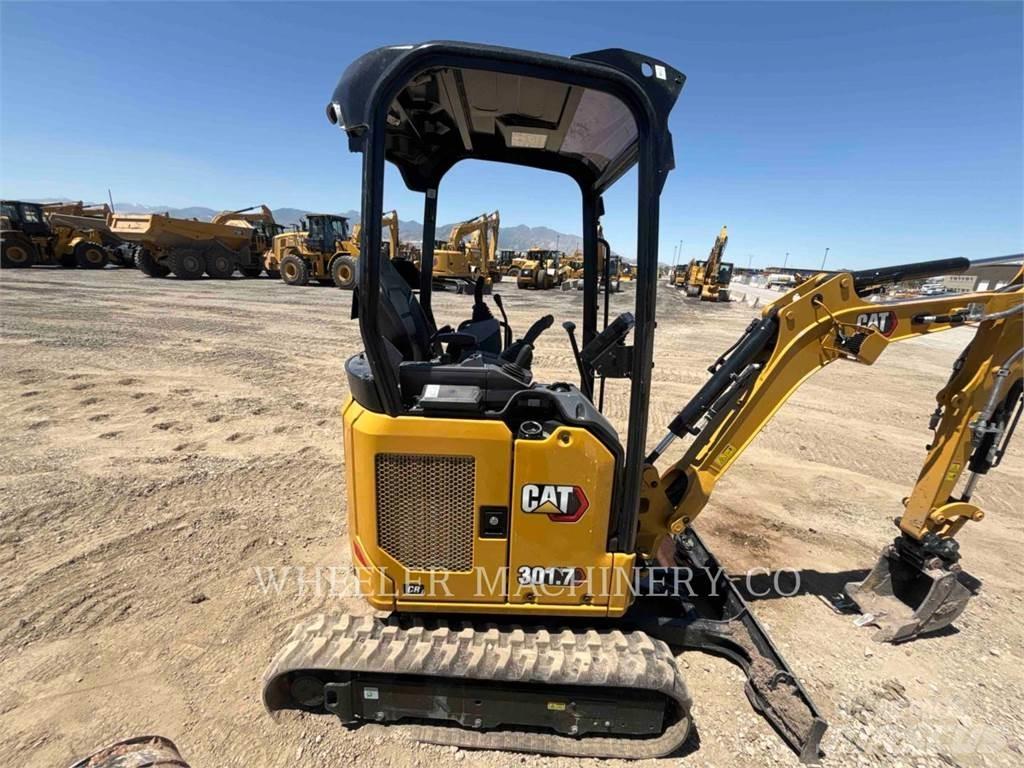 CAT 301.7 C1 Pelle sur chenilles