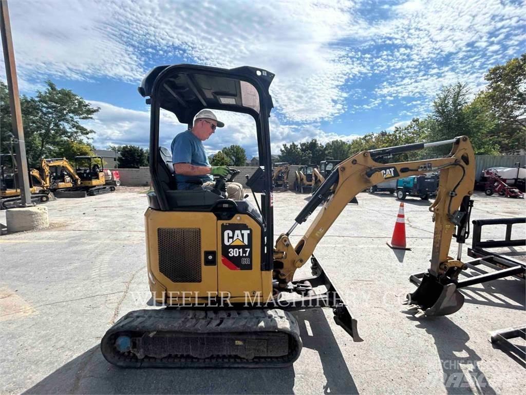 CAT 301.7 C1 Pelle sur chenilles