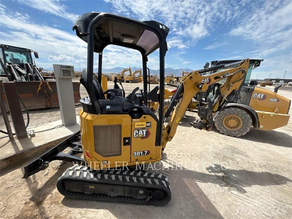 CAT 301.7 C1TH Pelle sur chenilles