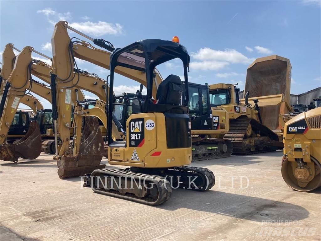 CAT 301.705 Pelle sur chenilles