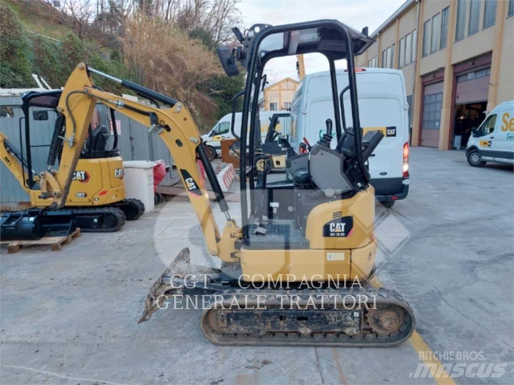 CAT 301.7D Pelle sur chenilles