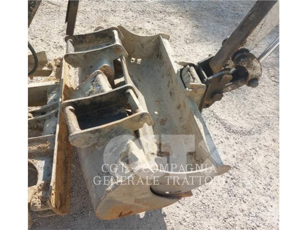 CAT 301.7D Pelle sur chenilles