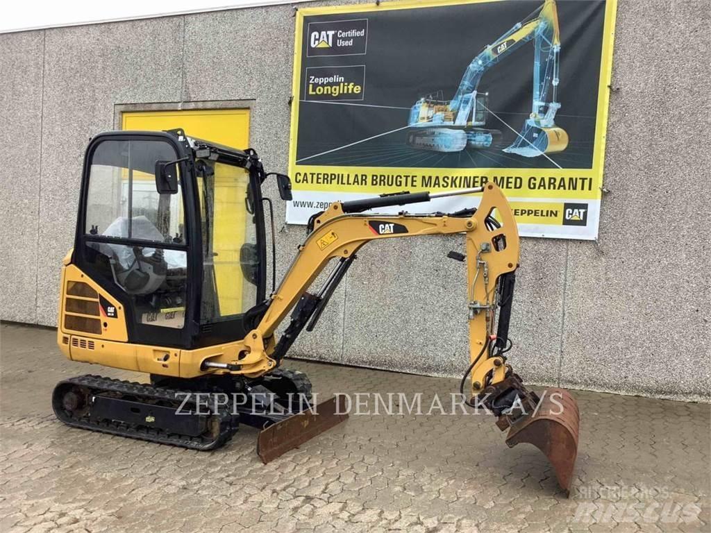 CAT 301.7D Pelle sur chenilles