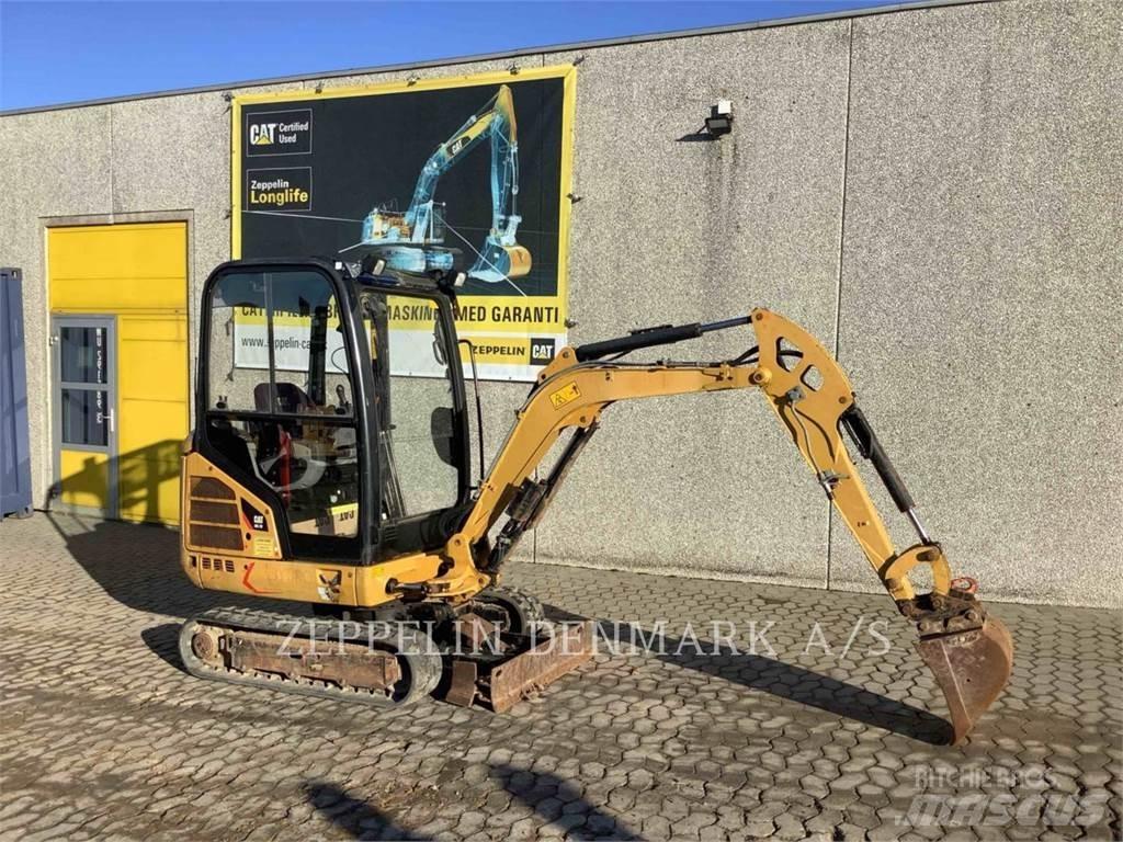 CAT 301.7D Pelle sur chenilles