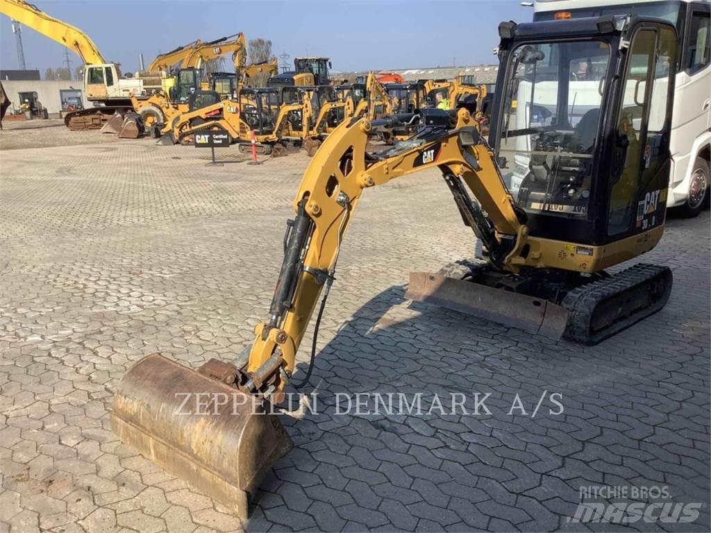 CAT 301.7D Pelle sur chenilles