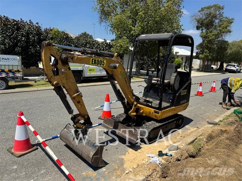 CAT 301.7D Mini pelle < 7t