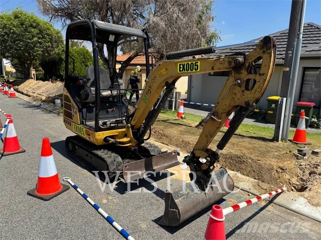 CAT 301.7D Mini pelle < 7t