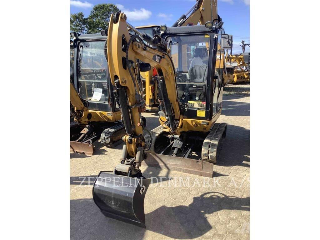 CAT 301.7D Mini pelle < 7t