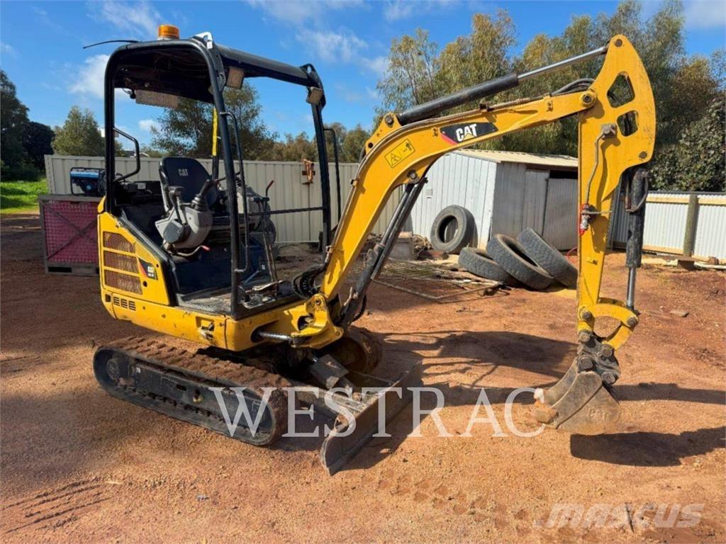 CAT 301.7D Pelle sur chenilles