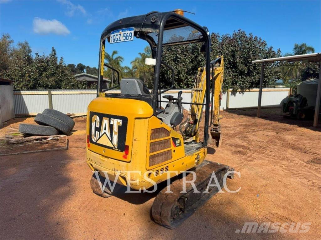 CAT 301.7D Pelle sur chenilles