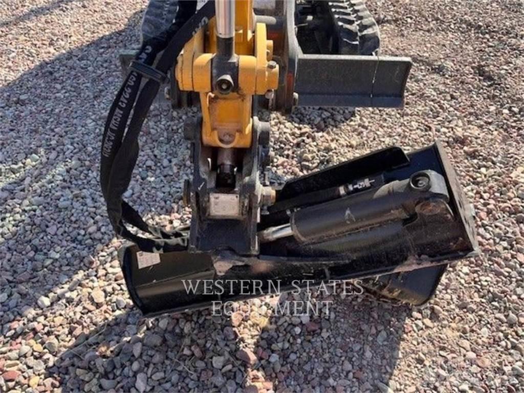 CAT 301.8 Pelle sur chenilles