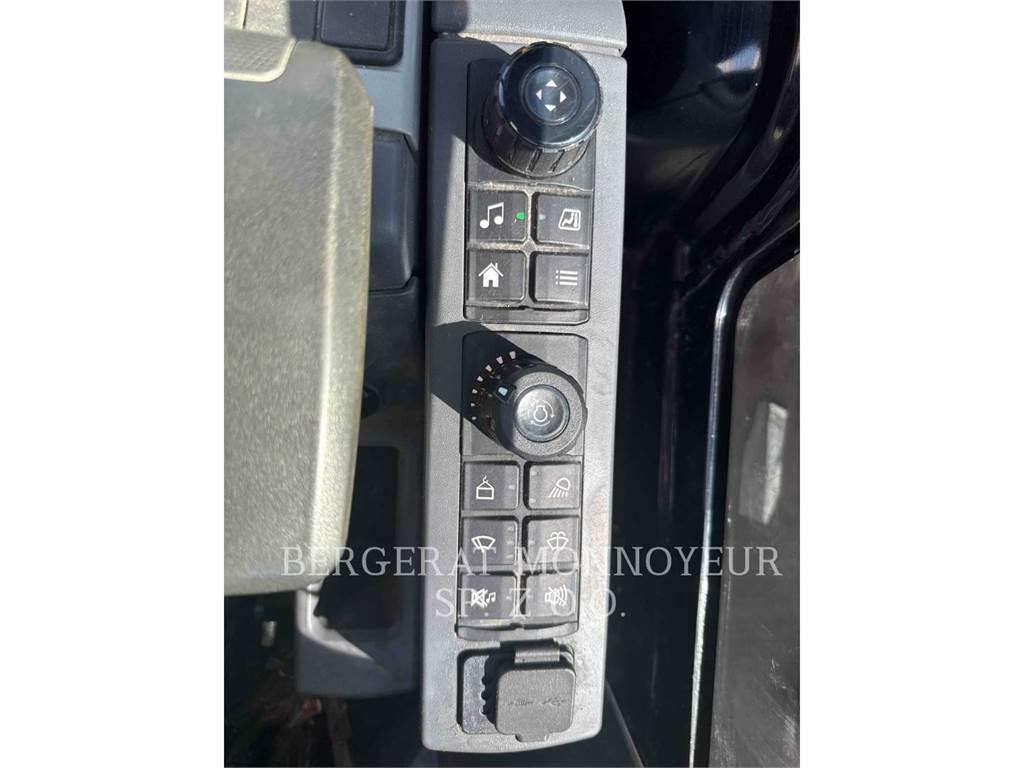 CAT 301.8 Pelle sur chenilles
