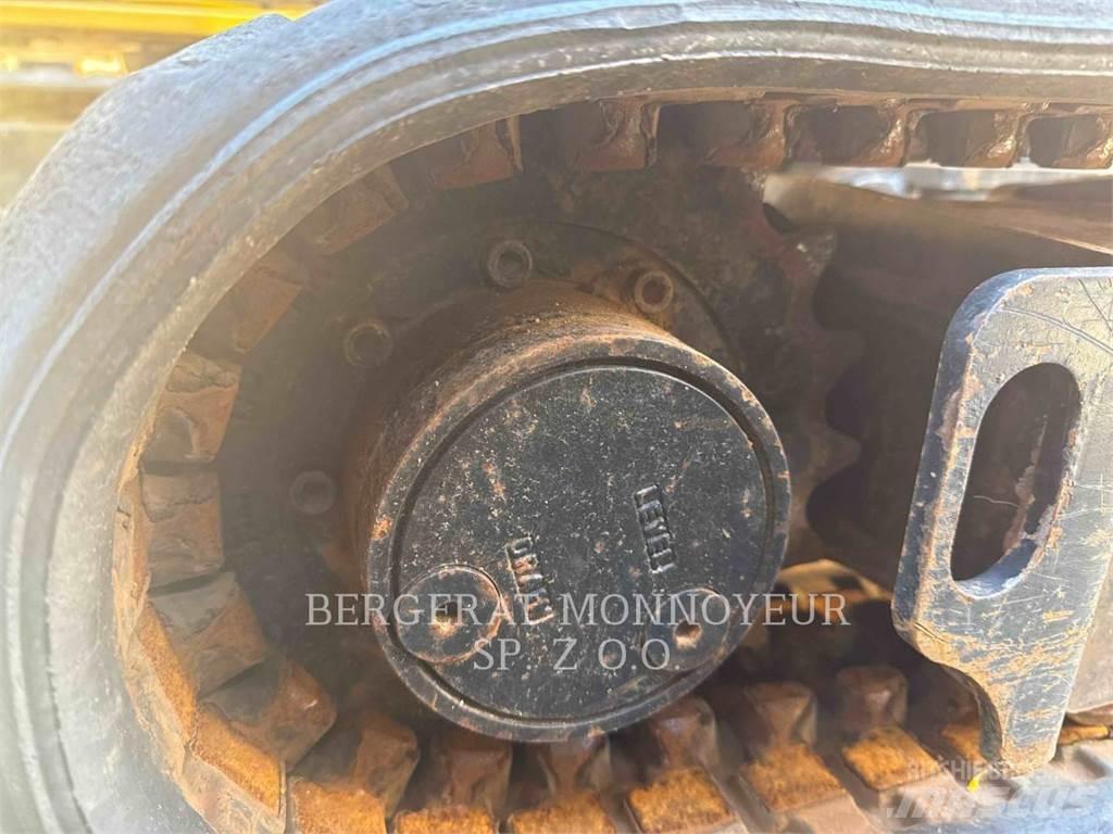CAT 301.8 Pelle sur chenilles