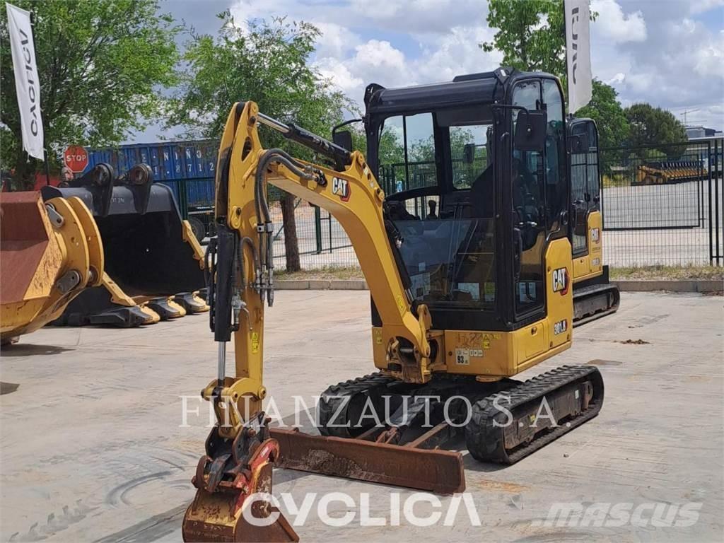 CAT 301.8 Pelle sur chenilles