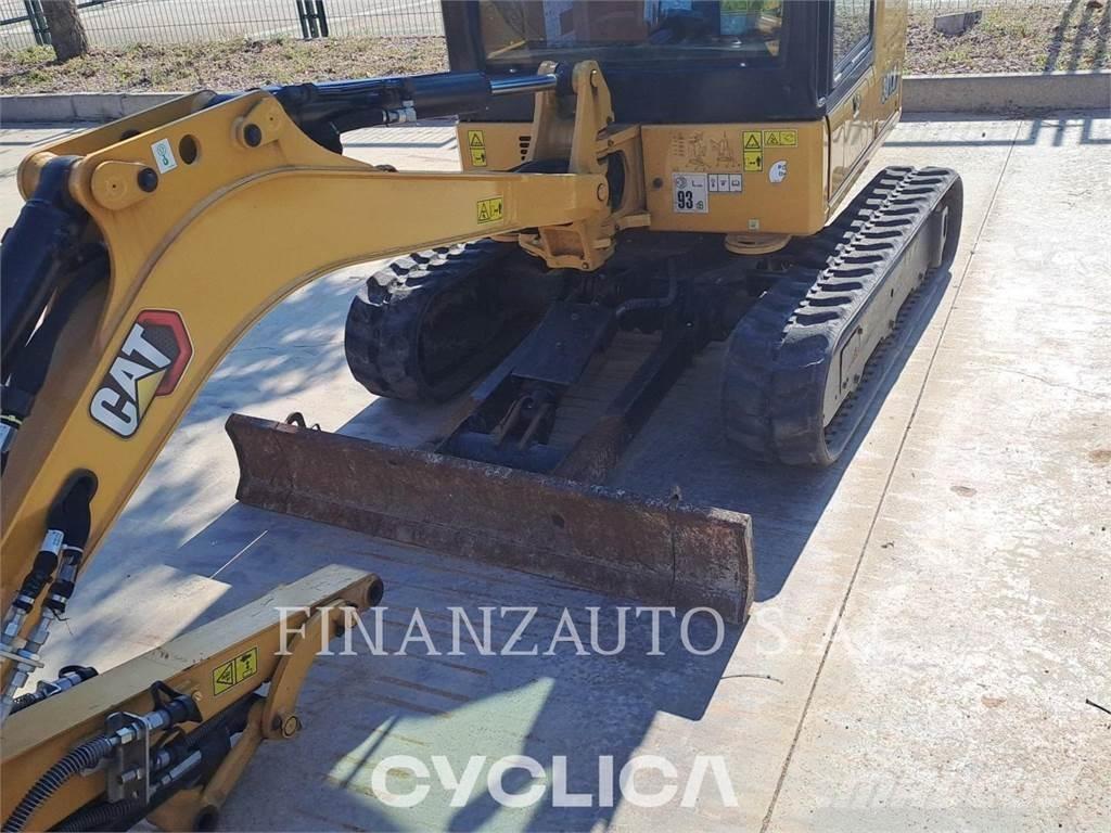 CAT 301.8 Pelle sur chenilles
