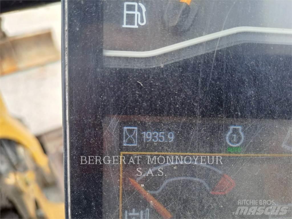 CAT 301.8 Pelle sur chenilles