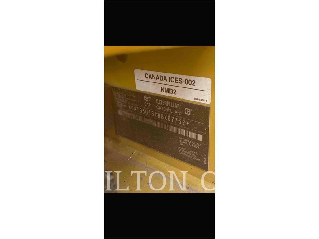 CAT 301.8 Pelle sur chenilles