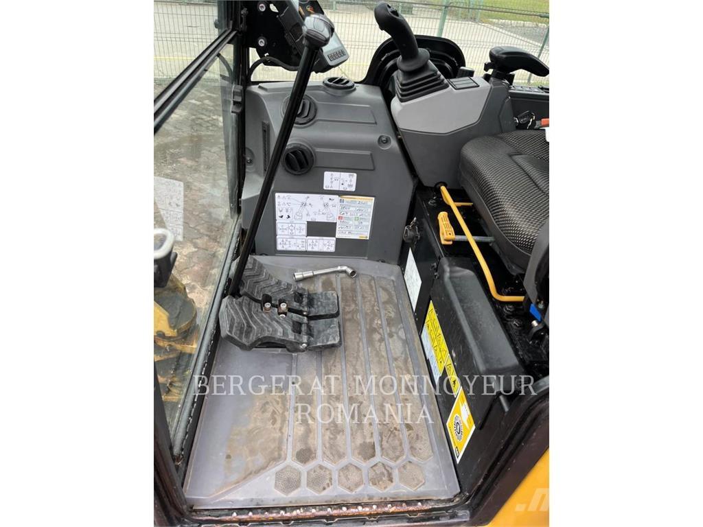 CAT 301.8-05 Pelle sur chenilles