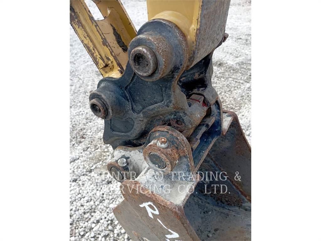 CAT 301.8-05 Pelle sur chenilles