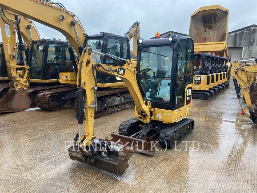CAT 301.8-05A Pelle sur chenilles