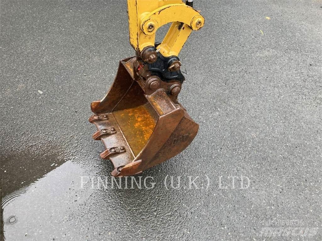 CAT 301.8-05A Pelle sur chenilles
