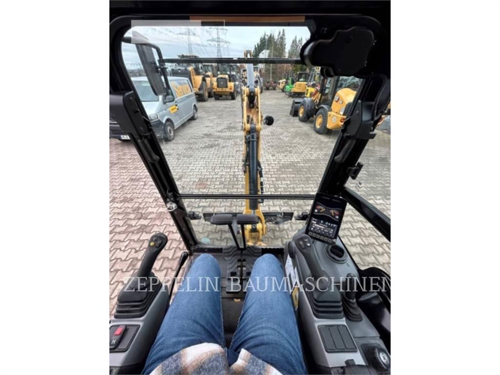 CAT 301.8-05A Pelle sur chenilles