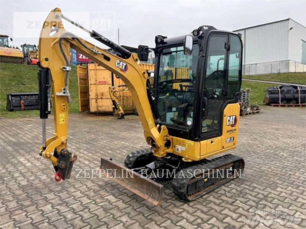 CAT 301.8-05A Pelle sur chenilles