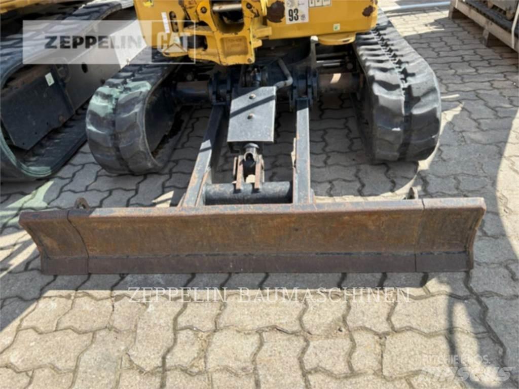 CAT 301.8-05A Pelle sur chenilles