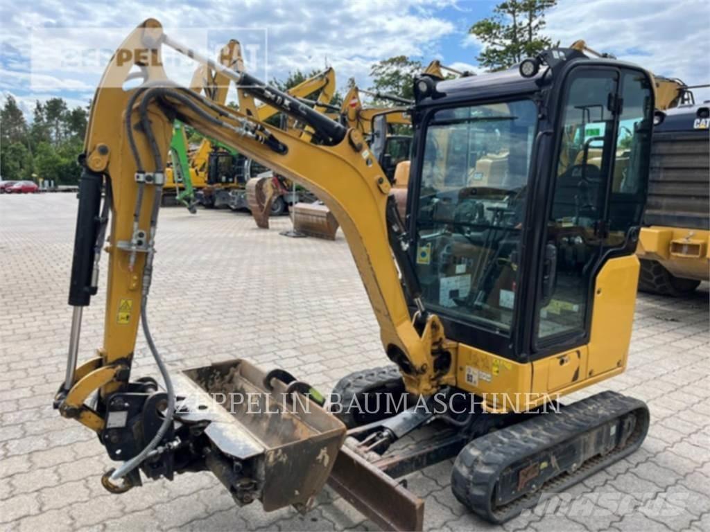 CAT 301.8-05A Pelle sur chenilles