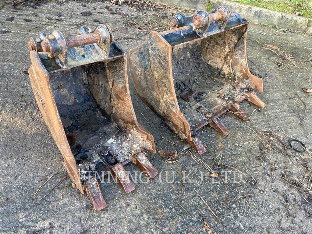 CAT 301.8-05A Pelle sur chenilles
